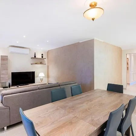 One Of A Kind, Seafront In St Georges Bay By 360 Estates شقة سانت جوليان