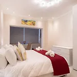 One Of A Kind, Seafront In St Georges Bay By 360 Estates Apartmán